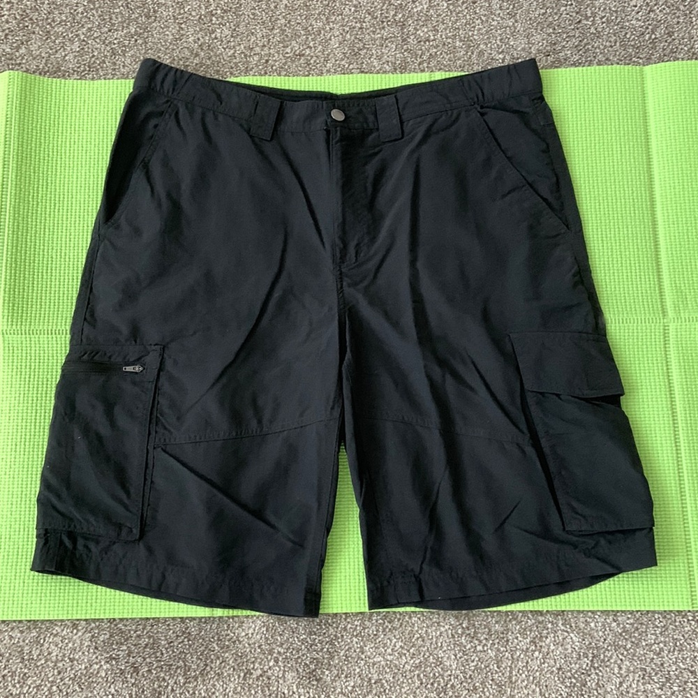Columbia black cargo shorts Omni-shade.